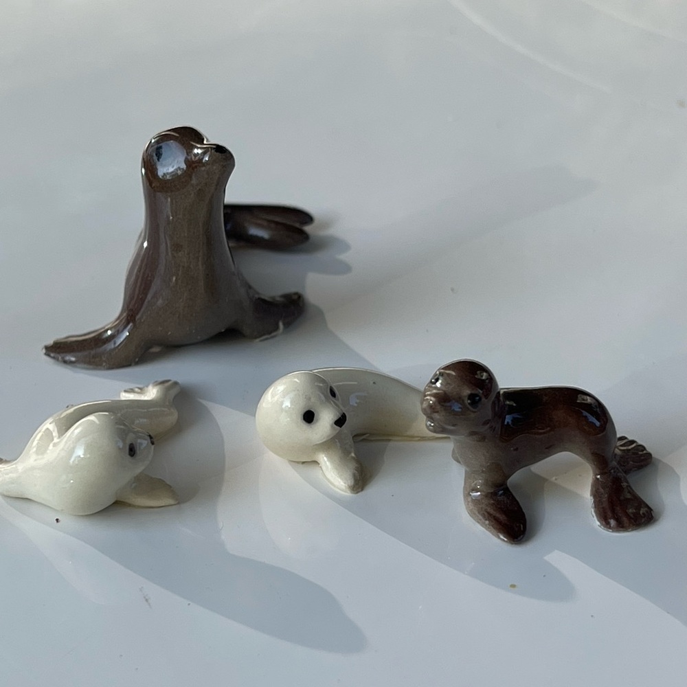 Hagen Renaker Seal and Pups - Figurine Miniature